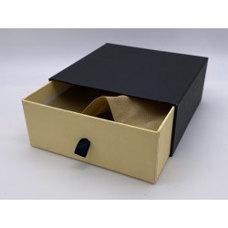 Cardboard box for belt